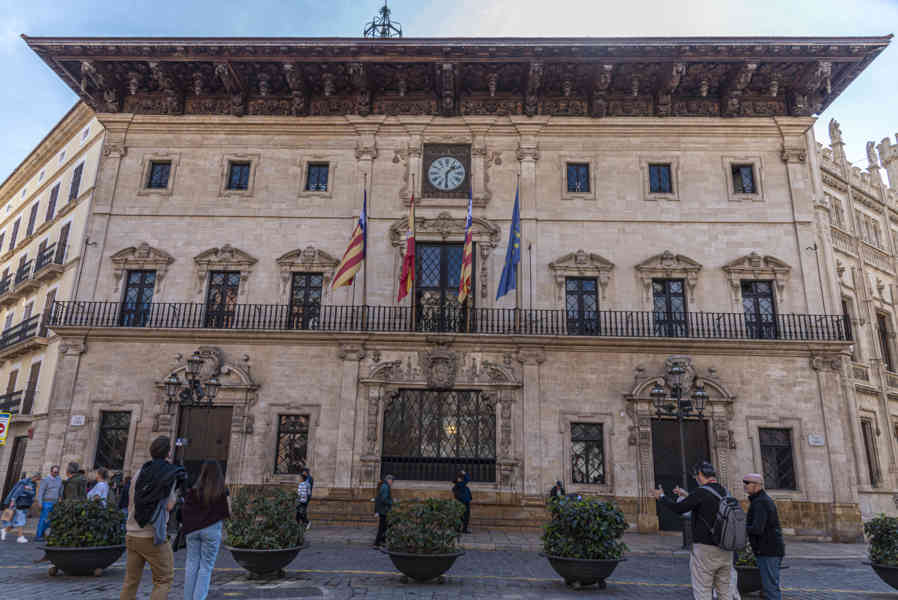 Mallorca - Palma 046 - Ayuntamiento.jpg